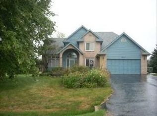 2630 Oak Valley Dr, Spring Grove, IL 60081