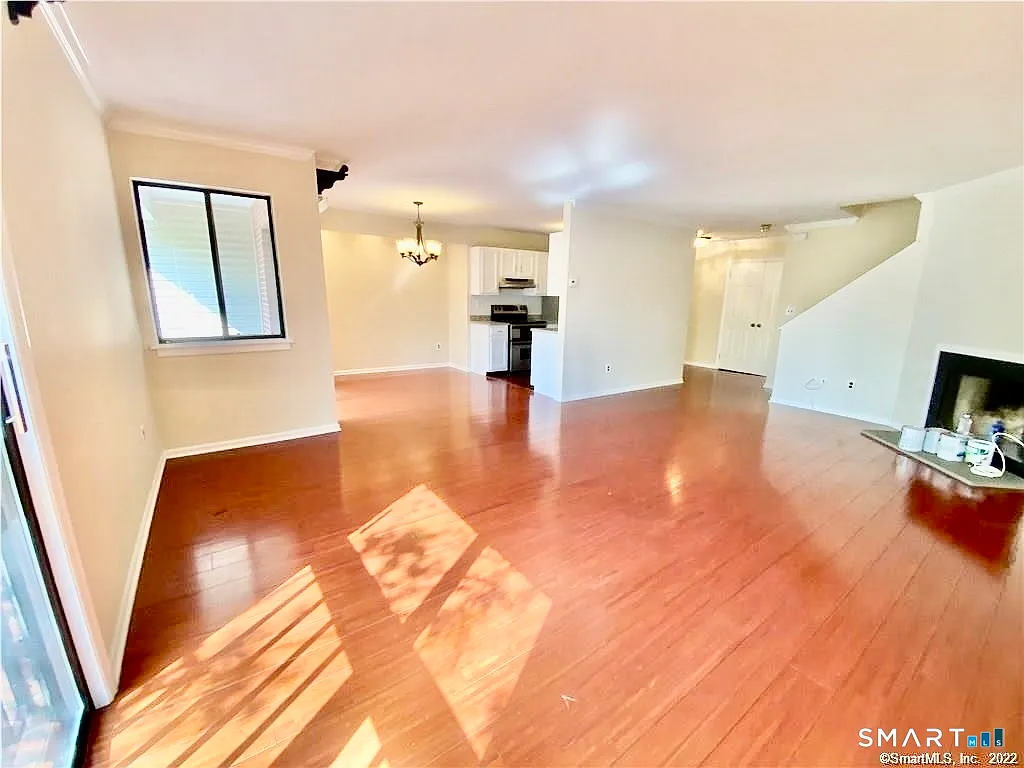 2 bed, 2.5 bath, 1400 sqft, $3,450 — Photo 3