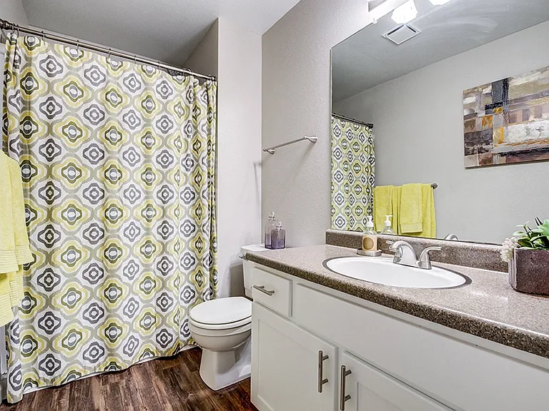 Bella Vista at Hilltop — Photo 32