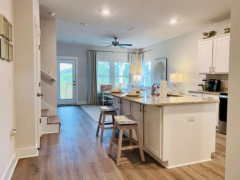 7912 Sweet Retreat Ln — Photo 32