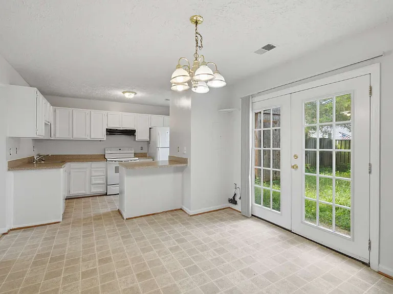 8635 Reinecke Ct — Photo 11