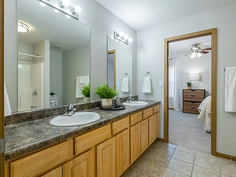 5149 Commercial Dr — Photo 11