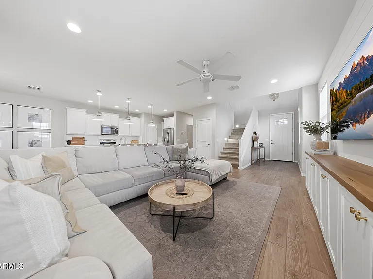 905 S Canal Dr #13 — Photo 4