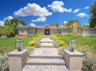 1927 Ravista Ln, La Canada Flintridge, CA 91011