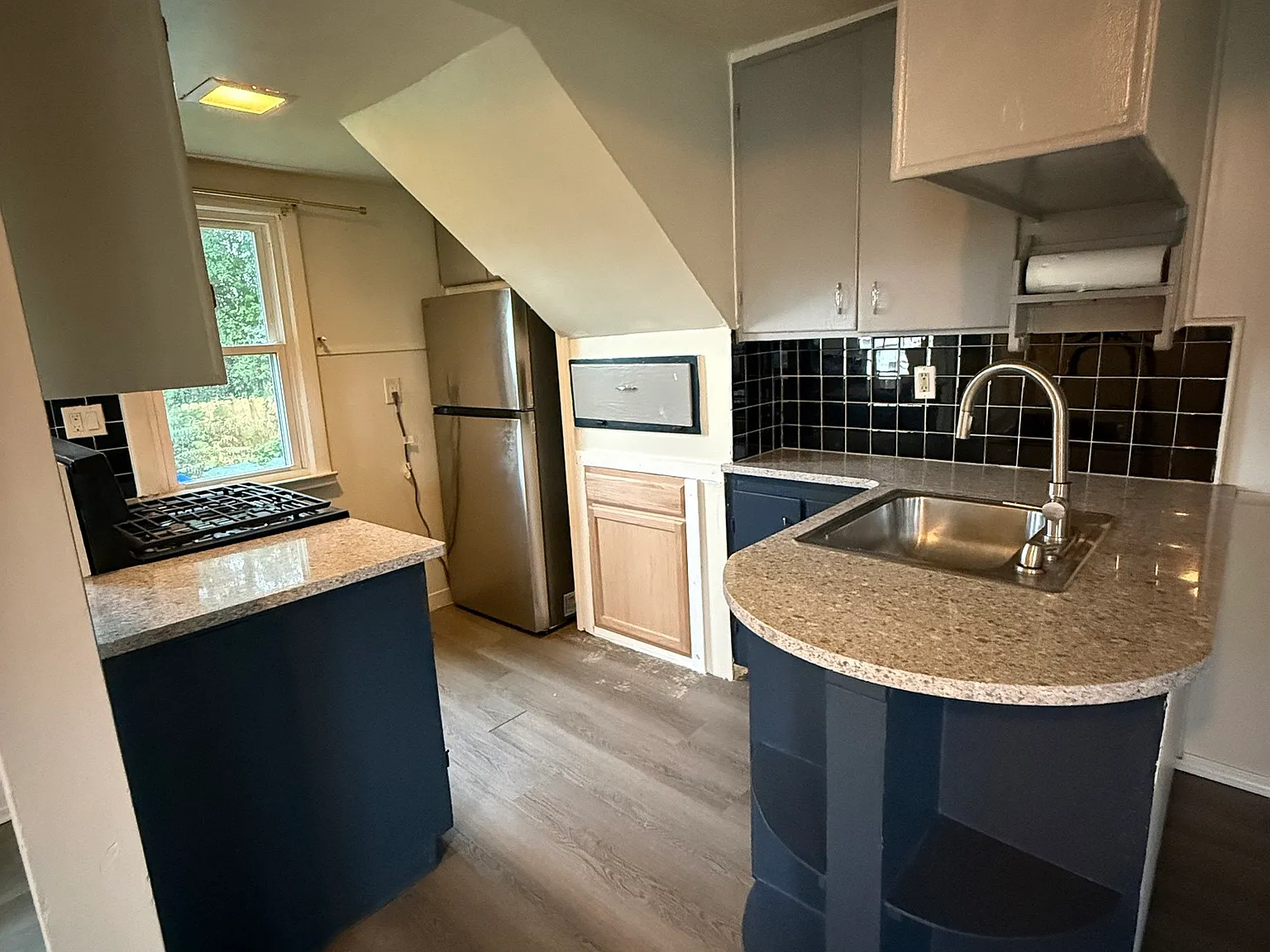 3 bed, 1.0 bath, 1740 sqft, $2,170 — Photo 4