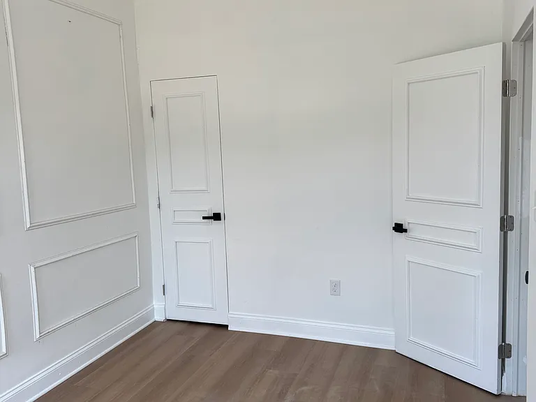 739 N Edgewood St — Photo 5