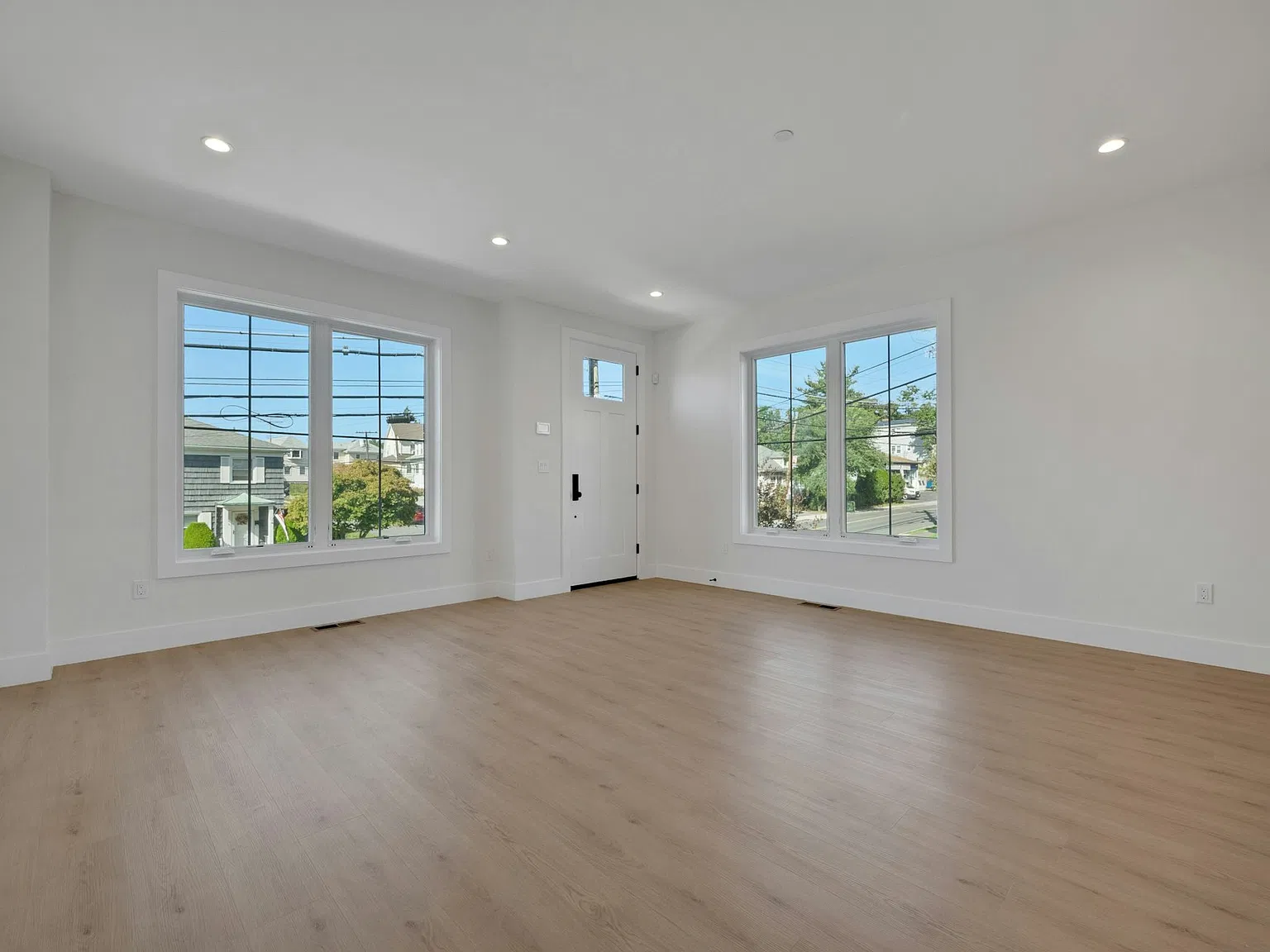 4 bed, 3.5 bath, 2550 sqft, $8,500 — Photo 4