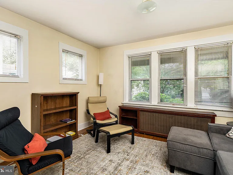 96 Linden Ln #1 — Photo 9