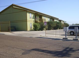 421 Hilltop Rd, Laredo, TX 78045