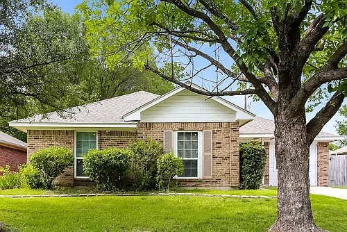 704 Brookhaven Dr Photo 1