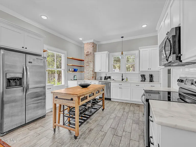 1517 Market St — Photo 8