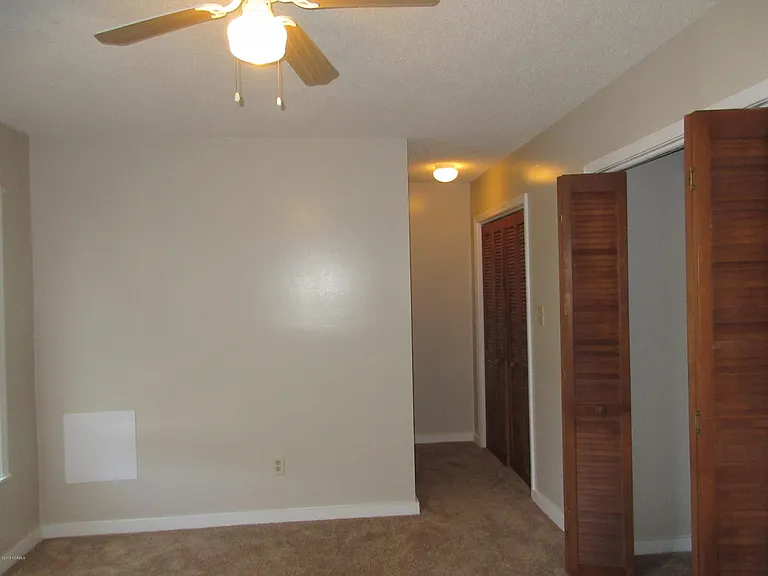 102 Persimmon Ct — Photo 9