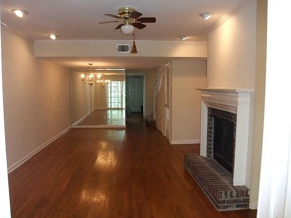living room/dining room combo
