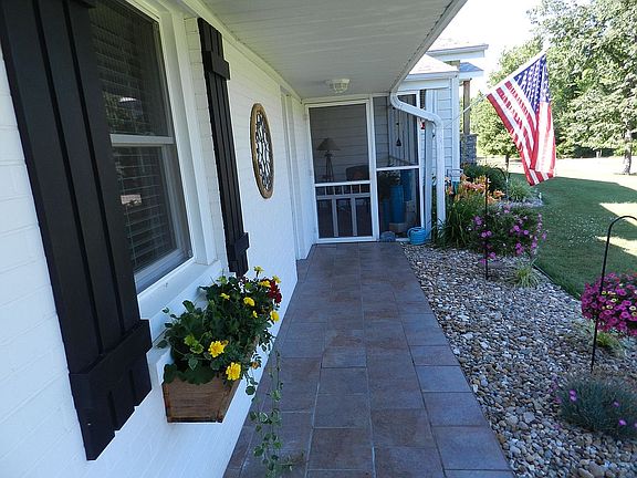 2nd image of 4243 Valley Terrace Dr