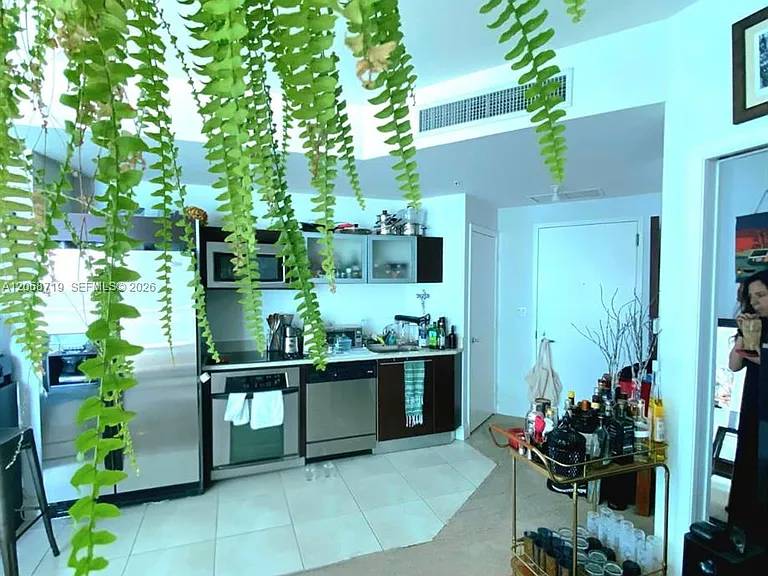 1900 N Bayshore Dr #2405 — Photo 5