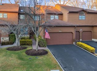 74 Hunt Dr, Jericho, NY 11753
