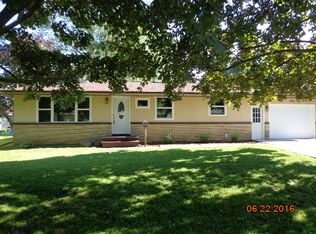 726 Robbins St, Seymour, WI 54165