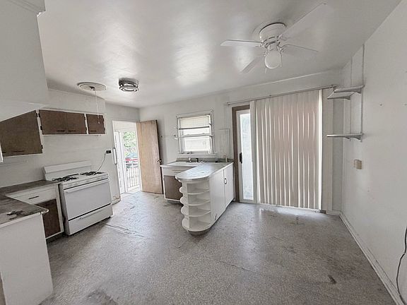 4th image of 554 Westmore Meyers Rd