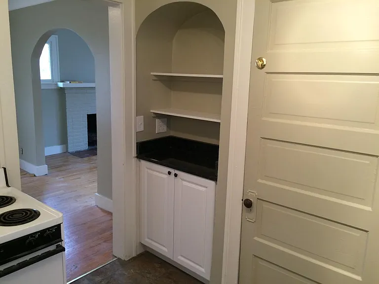 806 Forest Ave — Photo 18