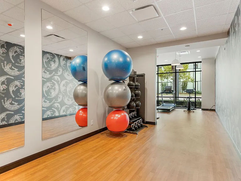 One Eleven Greenwood - Save Up to $500 OFF Your 1st Month's Rent! Move-In Deadlines Apply, Apply ... — Photo 24
