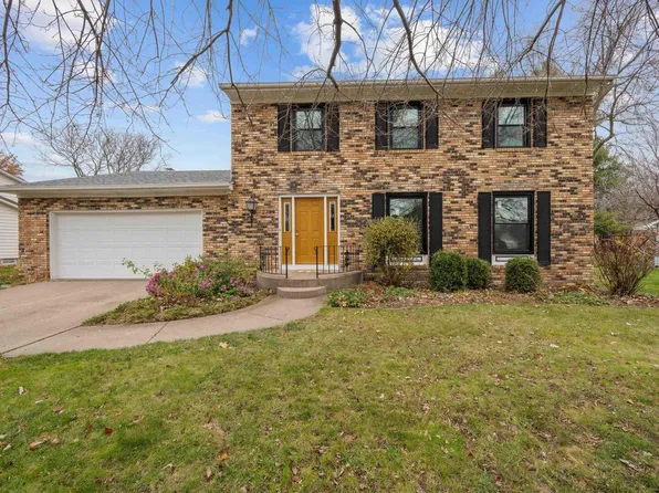 2224 E 45th St, Davenport, IA 52807