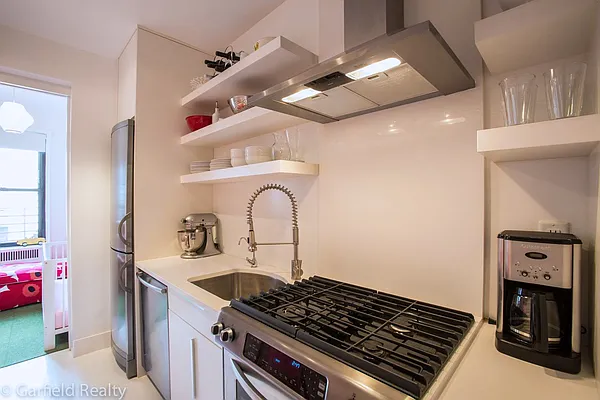 Sold by Garfield Realty  | media 30