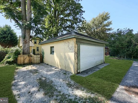 4th image of 1409 1st Ave