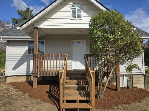 240 SE Grape Ave