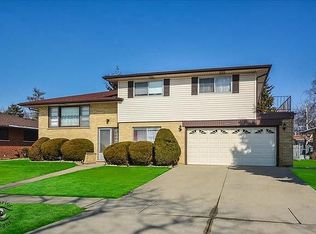 660 Ambleside Rd, Des Plaines, IL 60016