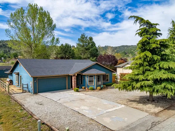 30060 Caddy Ln, Tehachapi, CA 93561
