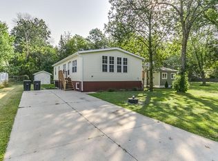 7825 Shorewood Dr, Salem, WI 53168