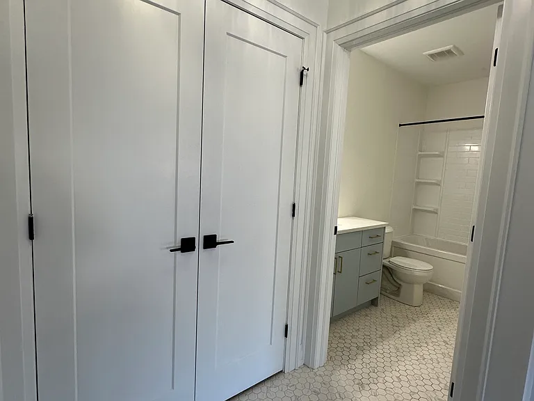 16 Hincks St #7 — Photo 16