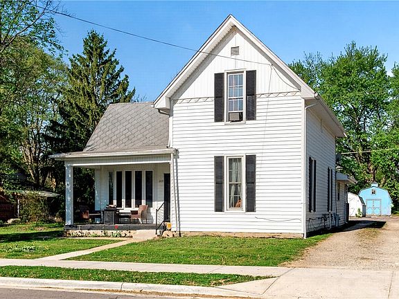 3rd image of 1117 N Maple St