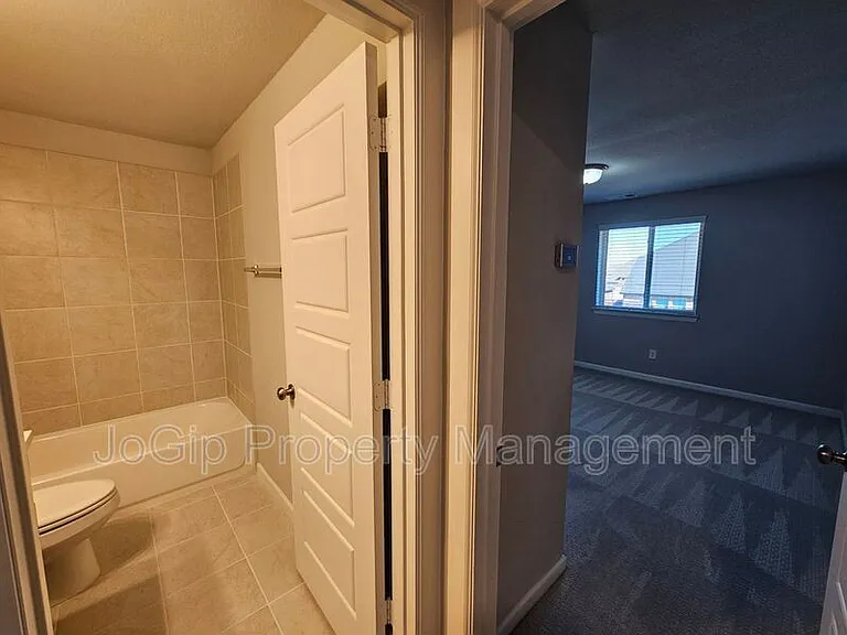 1740 Jamestown Dr — Photo 64
