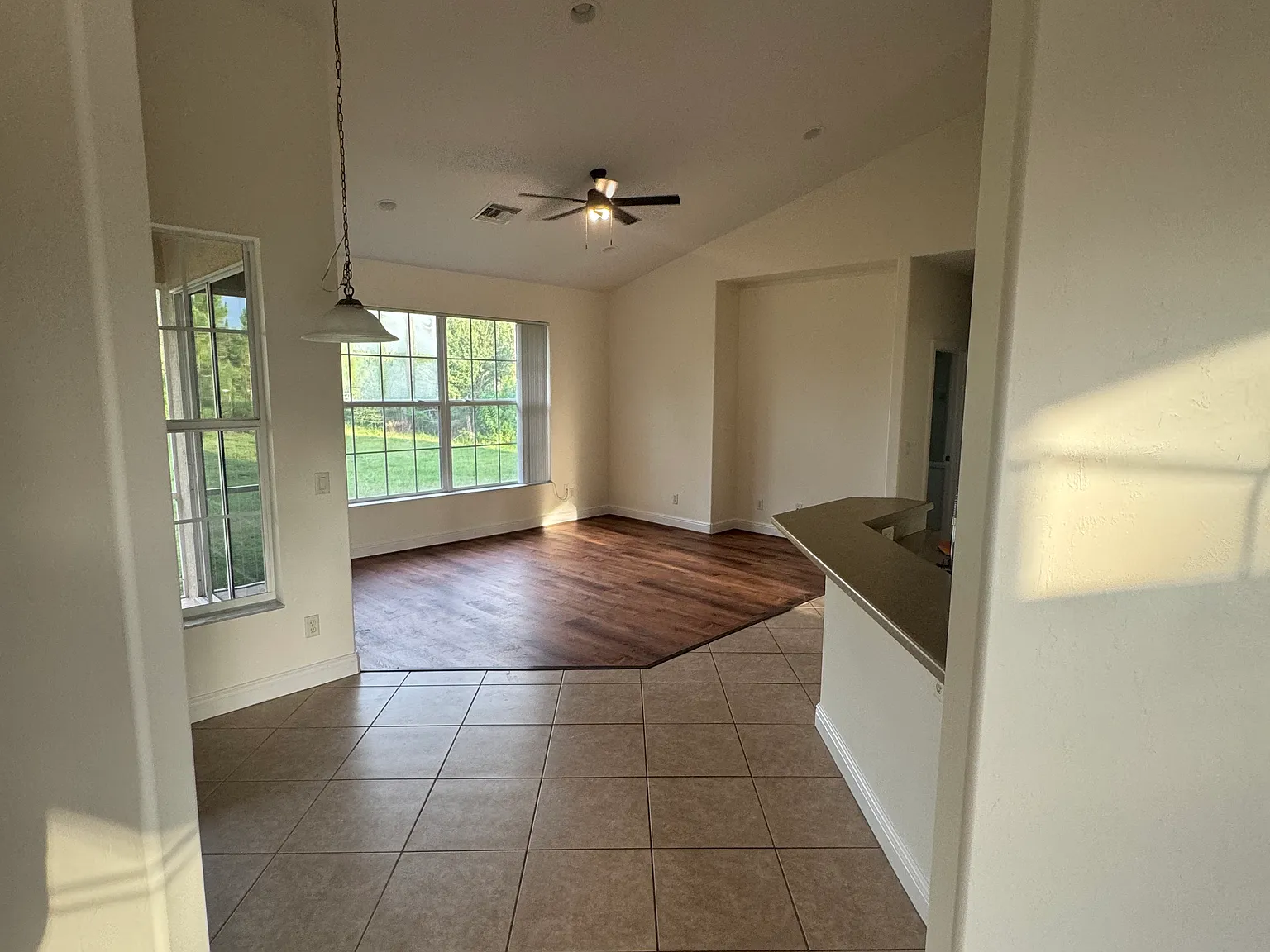 3 bed, 1946 sqft, $1,900 — Photo 2