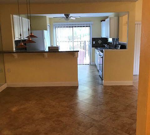 4th image of 8 Maplewood Trl