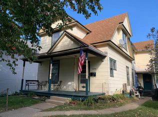 1176 Center Pl, Dubuque, IA 52001