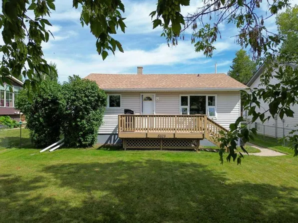 5323 W 54th St, Rocky Mountain House, AB T4T 1H1