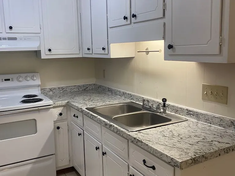 Jeffersonian Apartments — Photo 2
