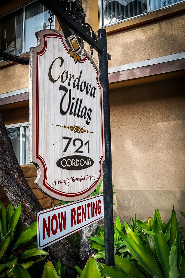 721 Cordova — Photo 1
