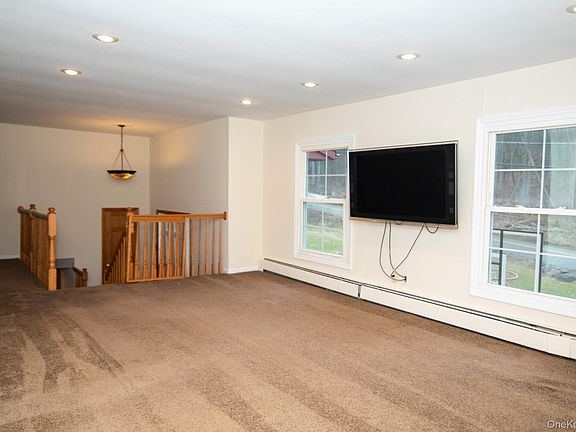 4th image of 172 Farmingdale Road