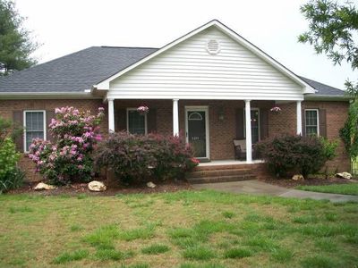 1211 Quail Dr, Winston Salem, NC, 27107