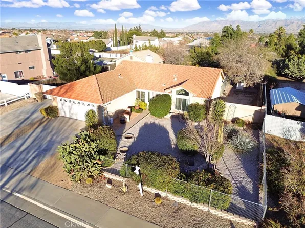 6869 Knoll Ct, Hesperia, CA 92345