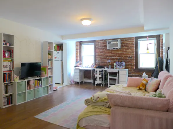 70 Marshal St, Brookline, MA 02446