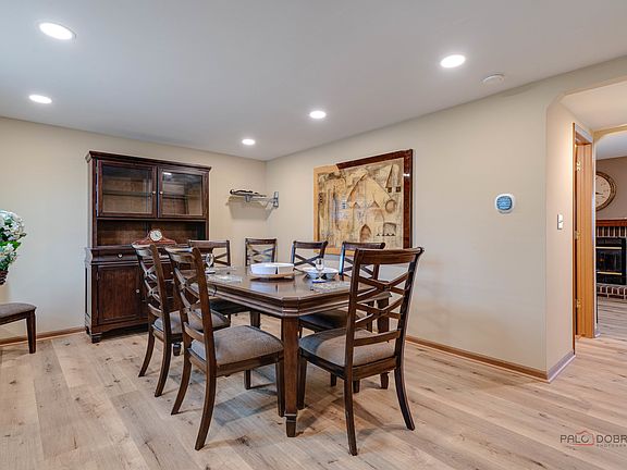 4th image of 424 Lauren Ln