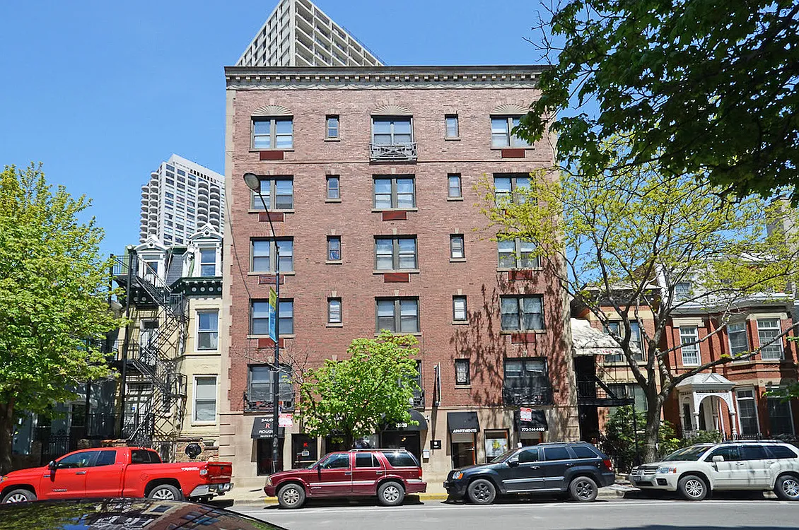 1939 N. Lincoln — Photo 2