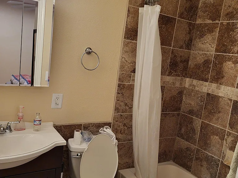 3335 Idell St — Photo 12