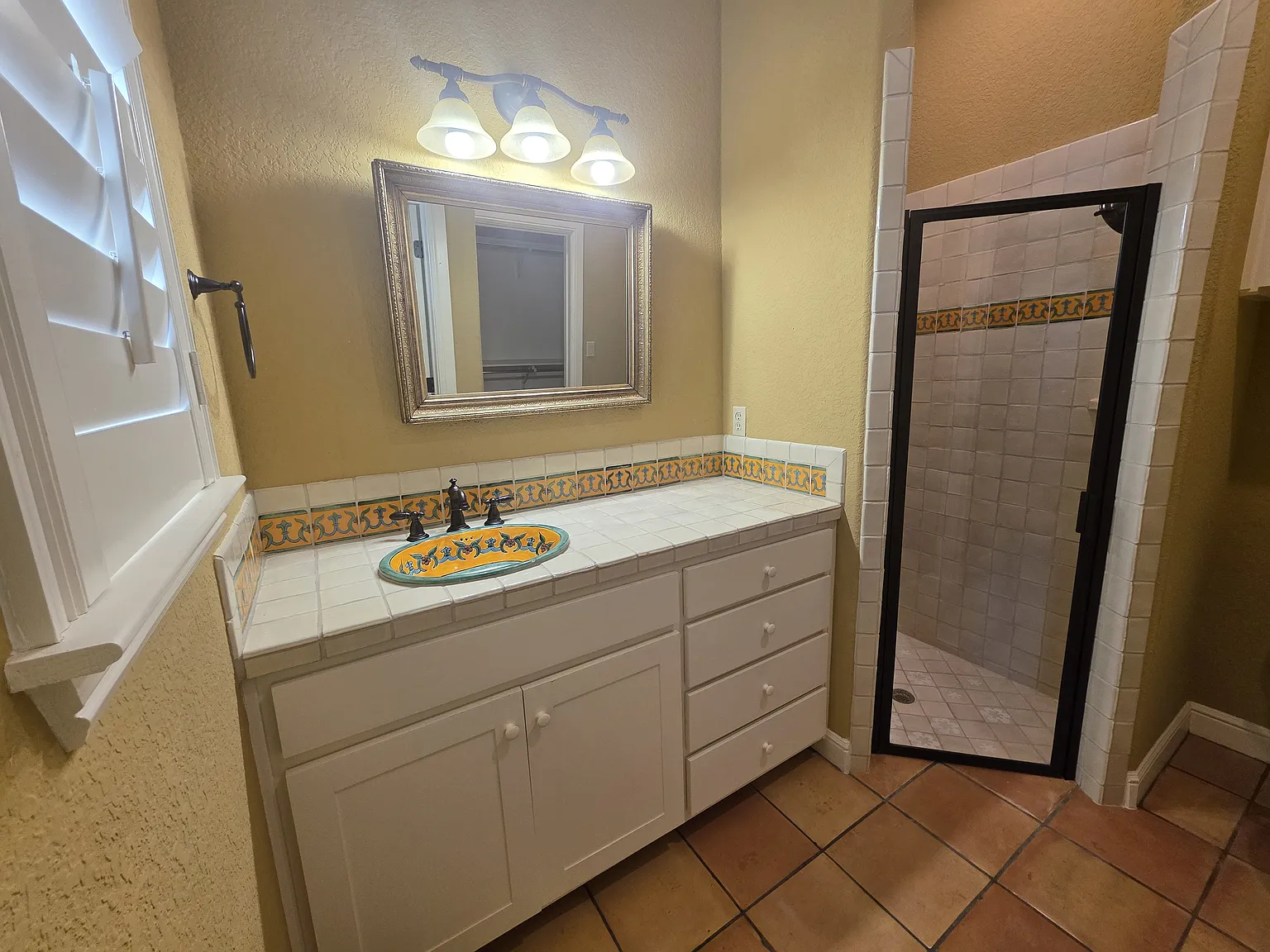 3 bed, 3.5 bath, 2452 sqft, $3,500 — Photo 4