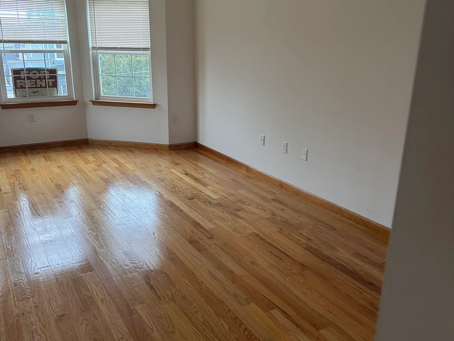 3 bed, 600 sqft, $2,800 — Photo 2
