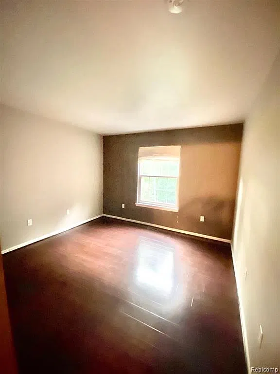 2 bed, 2.5 bath, 1669 sqft, $1,800 — Photo 2